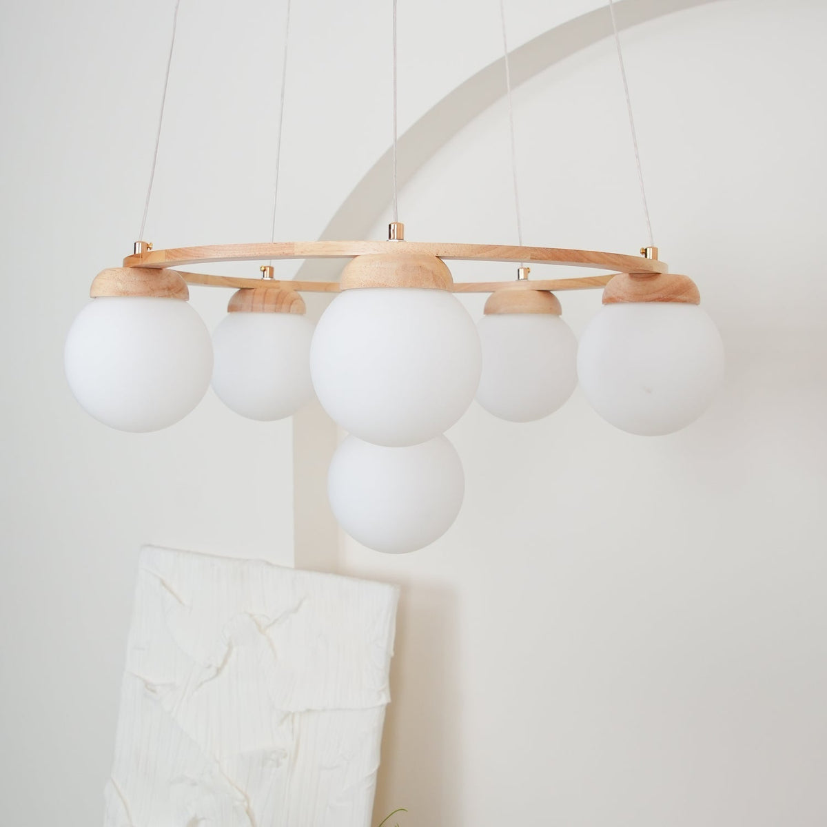 Lustra Lustre en Bois avec Anneau et Globes - Neutralighting