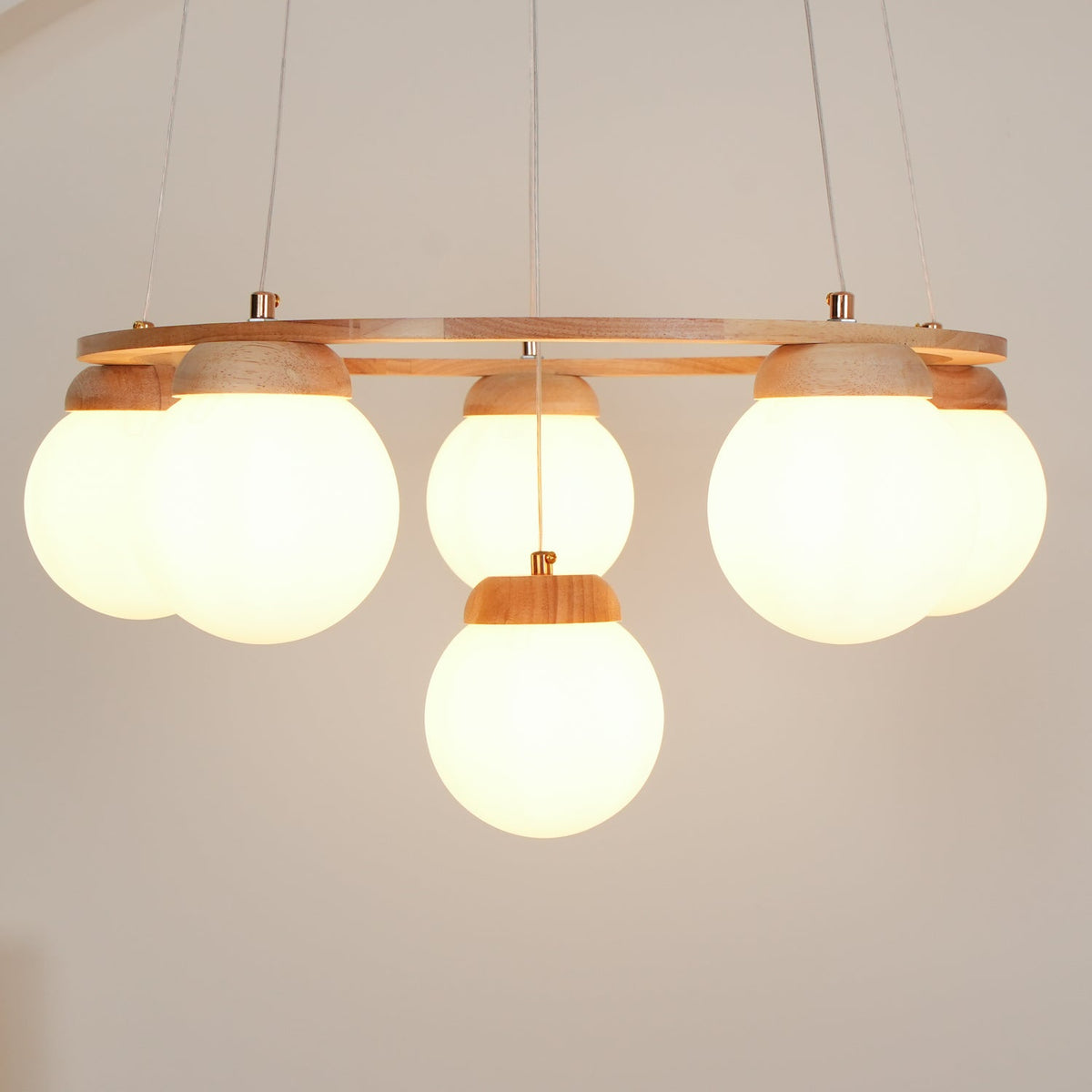 Lustra Lustre en Bois avec Anneau et Globes - Neutralighting