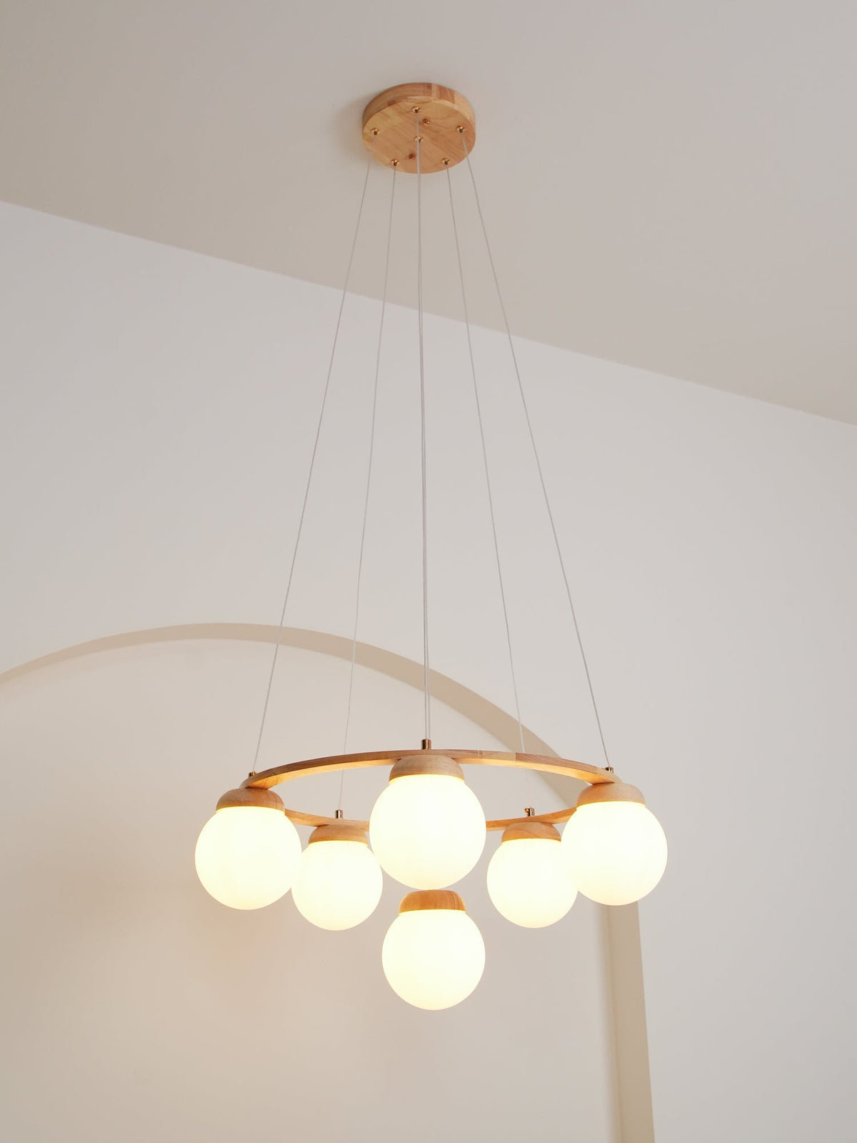 Lustra Lustre en Bois avec Anneau et Globes - Neutralighting
