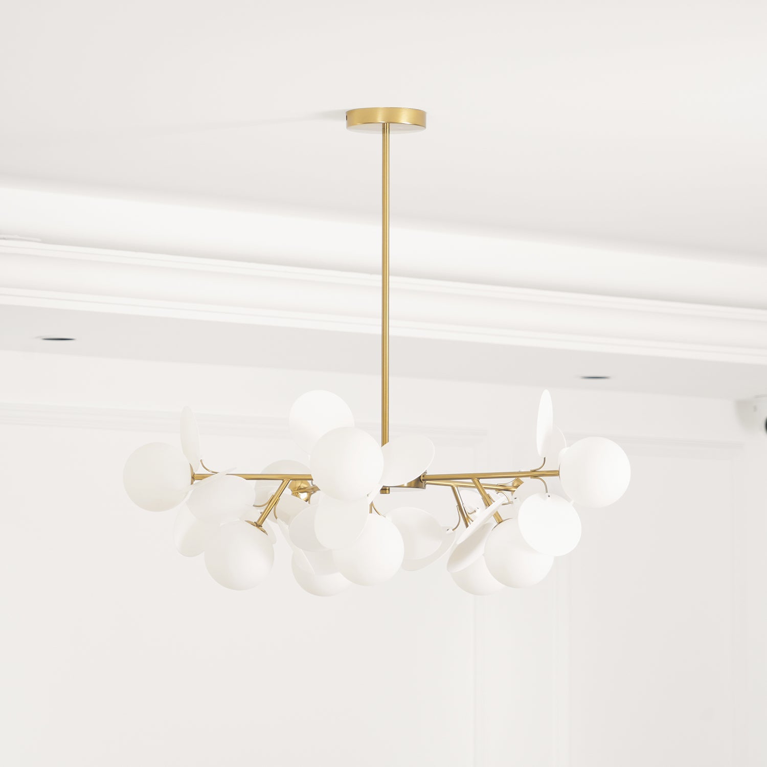 Lustra Chandelier Arbre Blanc Cassé à Huit Abat-jours Ouverts - Neutralighting