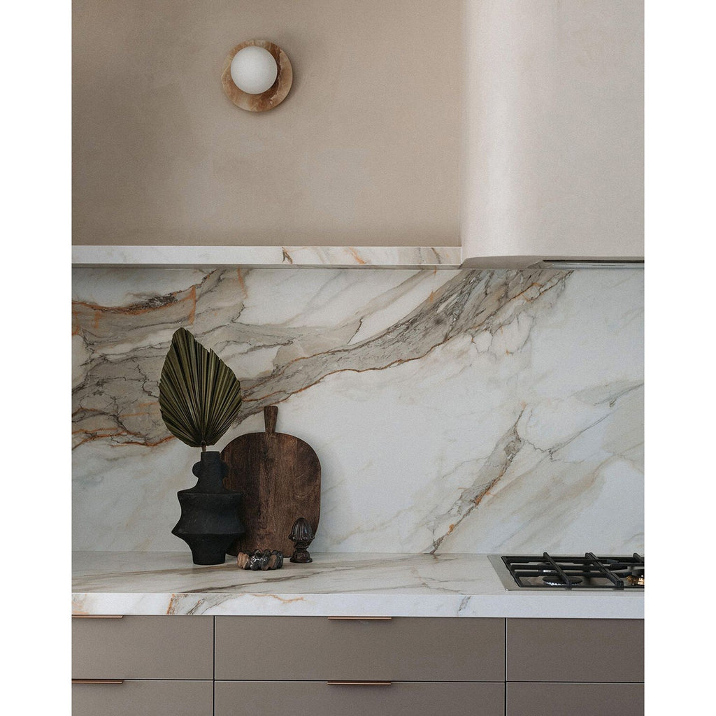 Ovyna Applique Murale Moderne Minimaliste en Verre et Onyx - Neutralighting