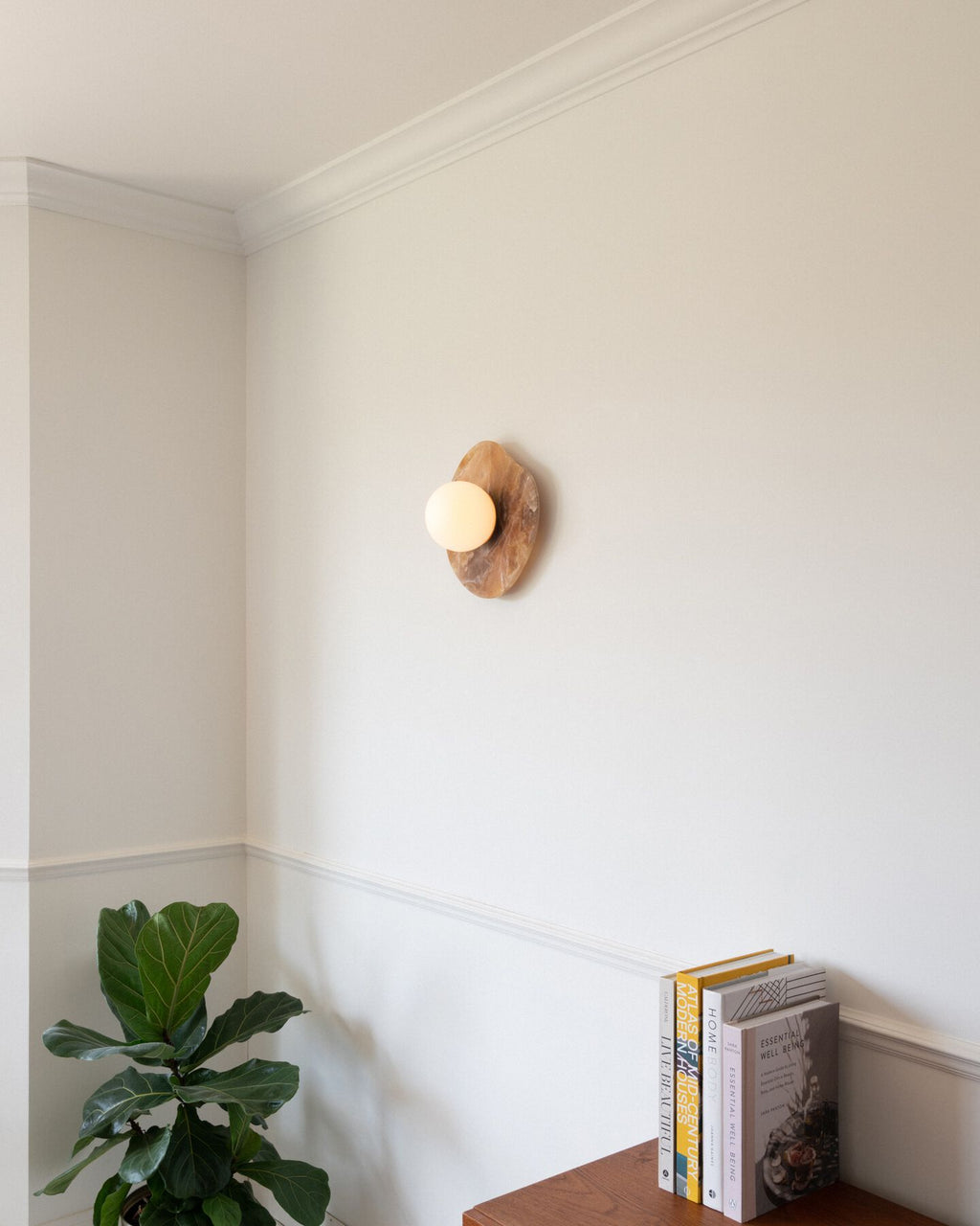 Lyvyneth Applique Murale Moderne Minimaliste en Onyx et Nopal - Neutralighting