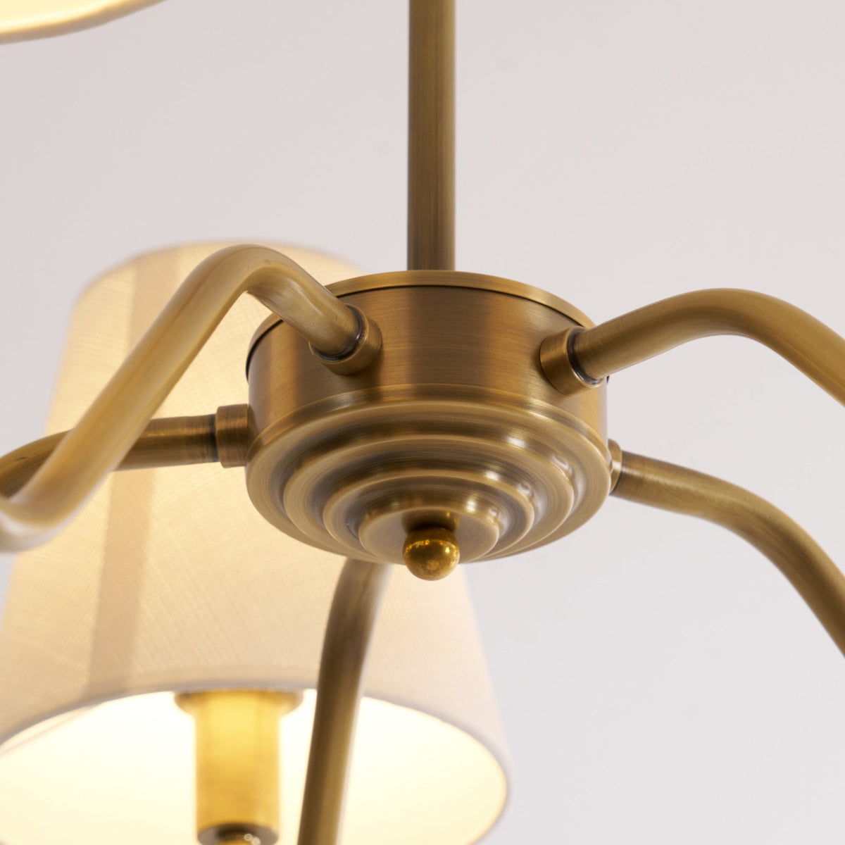 Viraean Chandelier Industriel Vintage en Laiton et Tissu - Neutralighting
