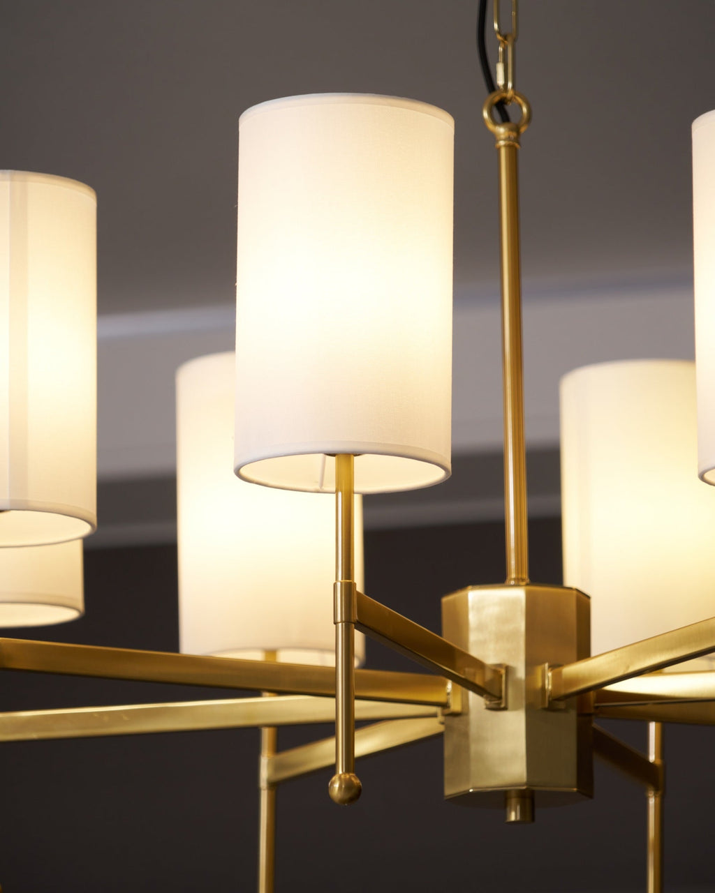 Ulcarisra Chandelier en Tissu Vintage en Laiton - Neutralighting
