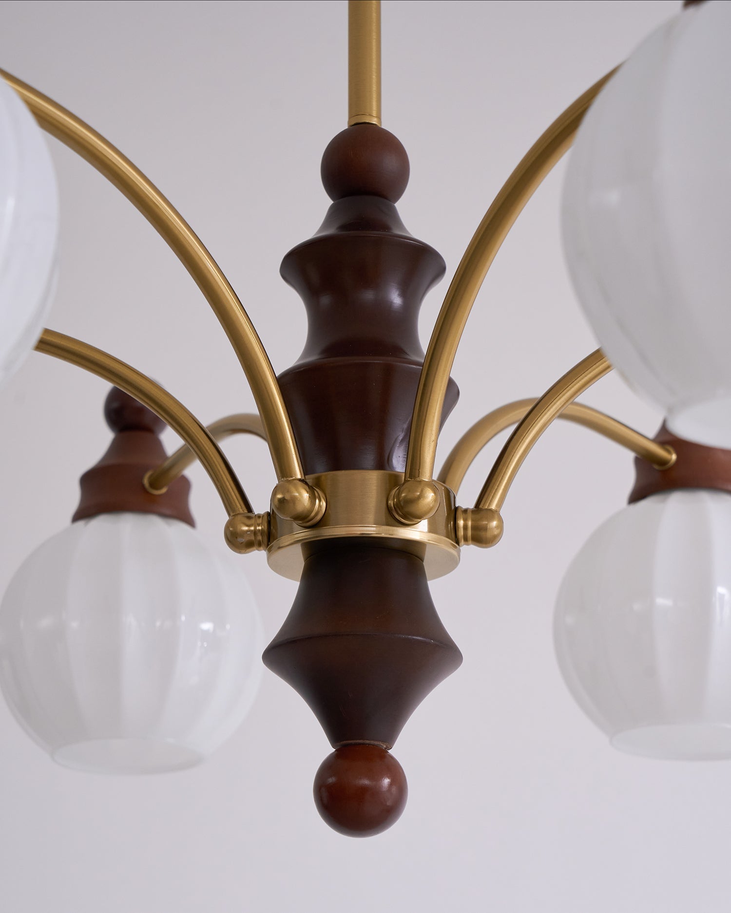 Lustra Chandelier Blossom avec Abat-jours en Verre - Neutralighting