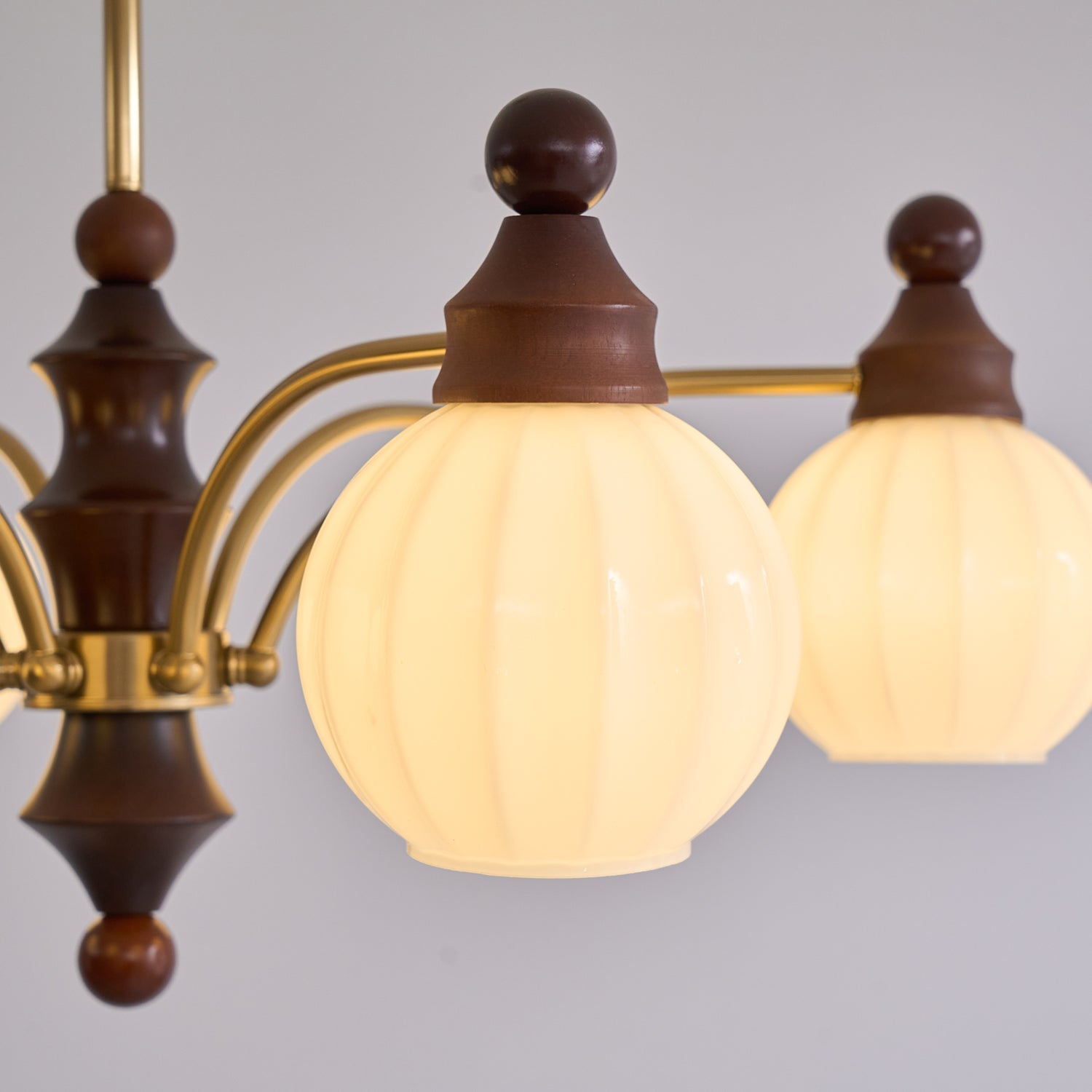 Lustra Chandelier Blossom avec Abat-jours en Verre - Neutralighting