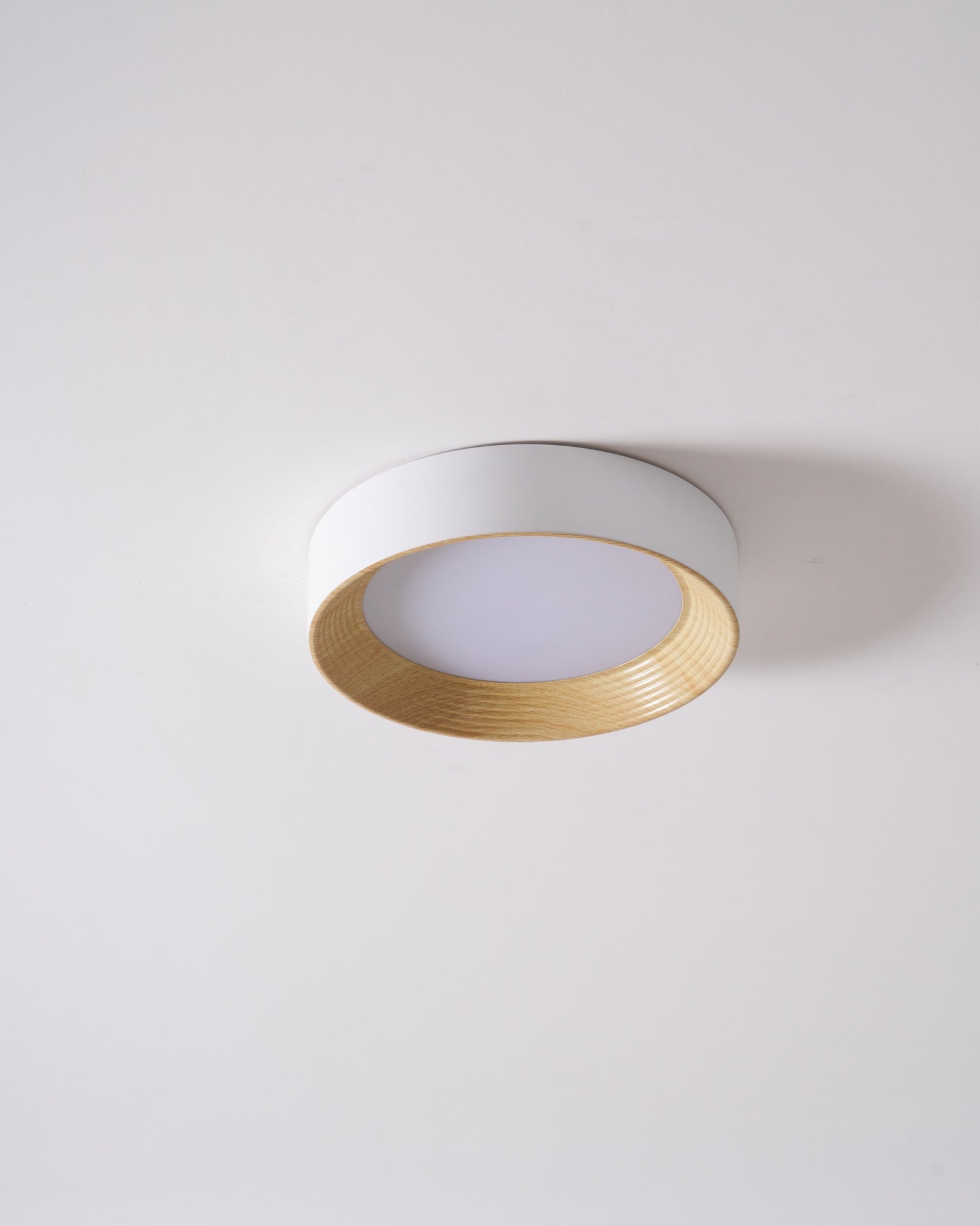 Solara Plafonnier Bois Anneau Minimaliste Réglable - Neutralighting