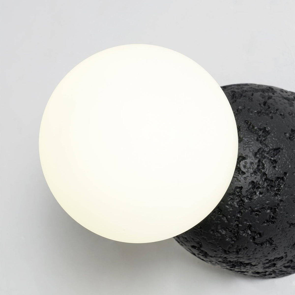 Lustra Applique Murale Béton Verre Opale - Neutralighting