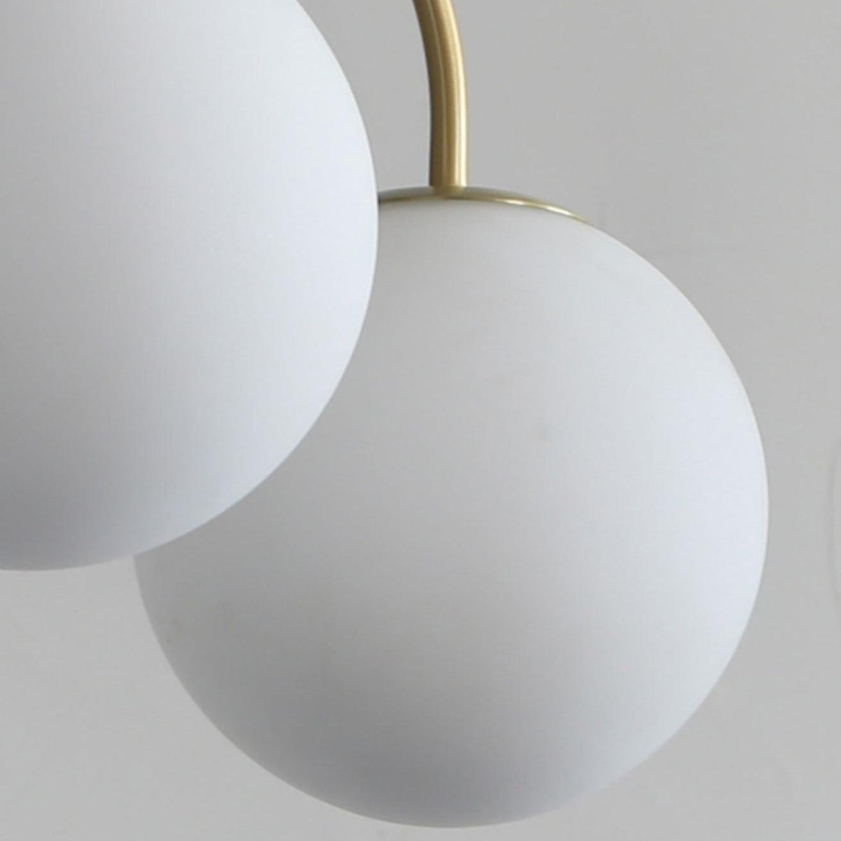 Lustra Chandelier Orillia Brass Globe Modern - Neutralighting