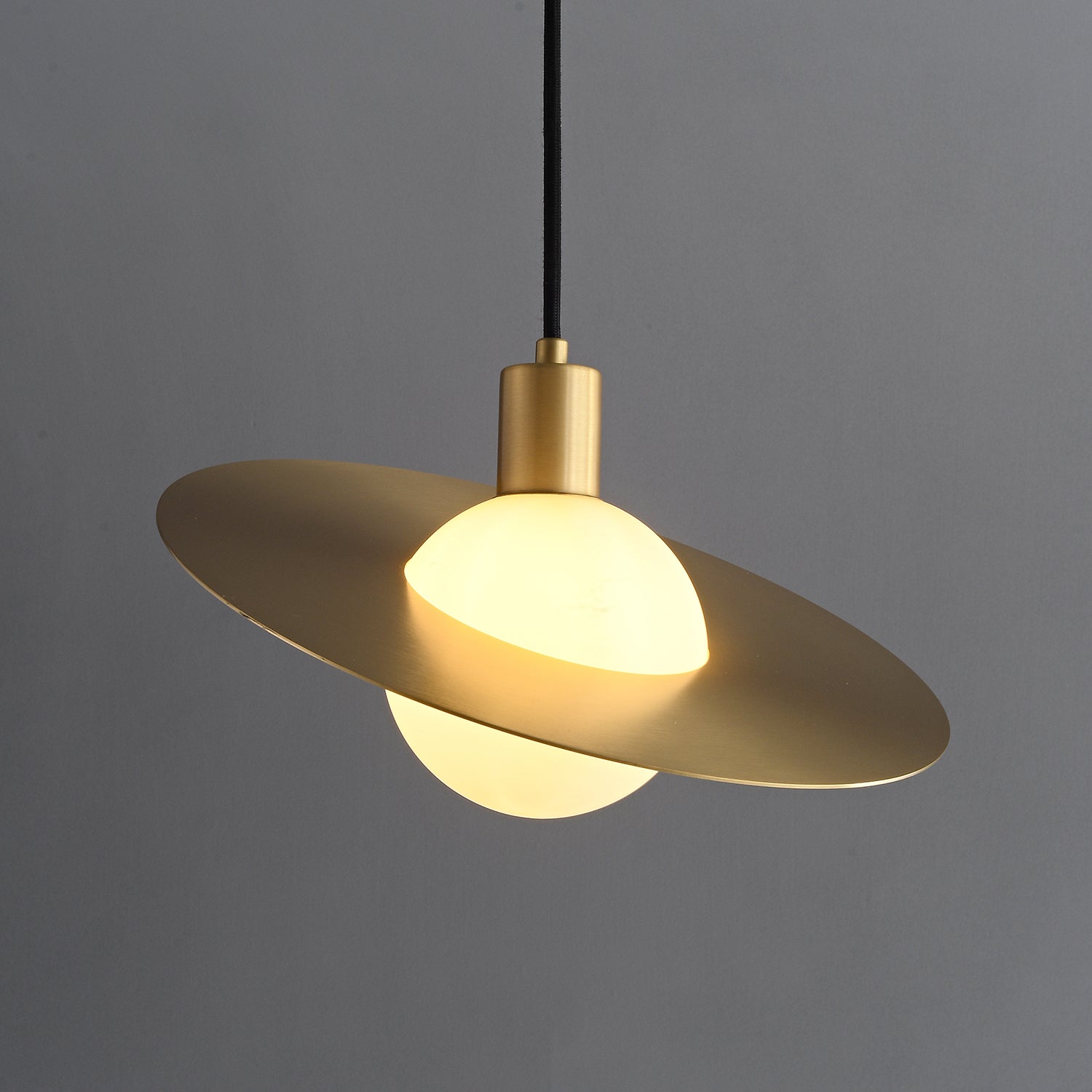 Orionis Lampe Suspendue en Verre et Laiton de Qualité Supérieure - Neutralighting