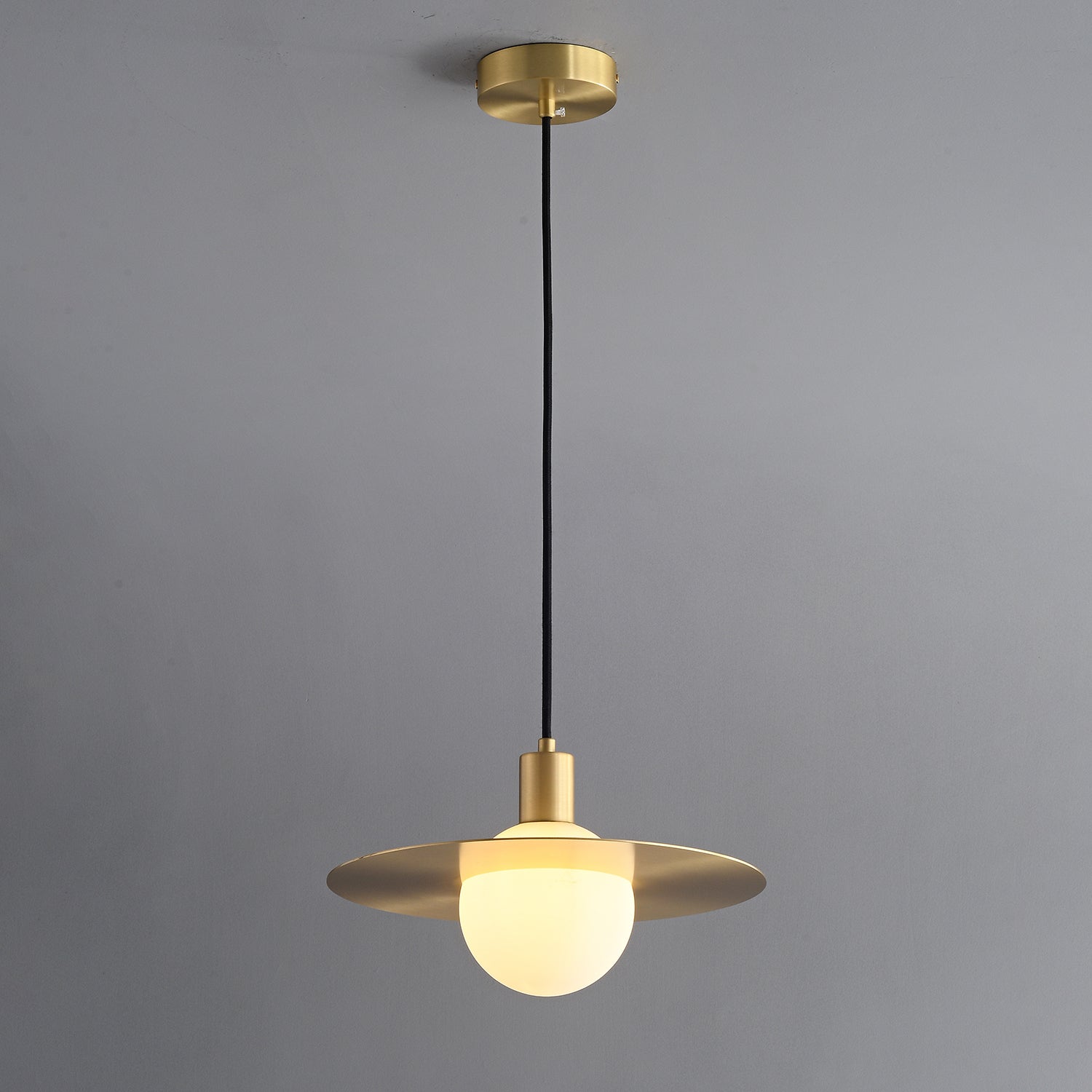 Orionis Lampe Suspendue en Verre et Laiton de Qualité Supérieure - Neutralighting