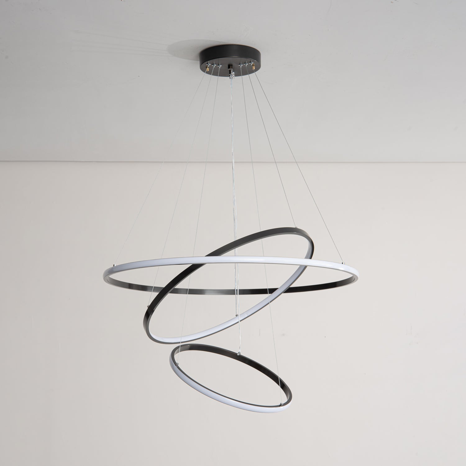 Arthaila Chandelier Anneaux Modernes Minimalistes en Laiton - Neutralighting