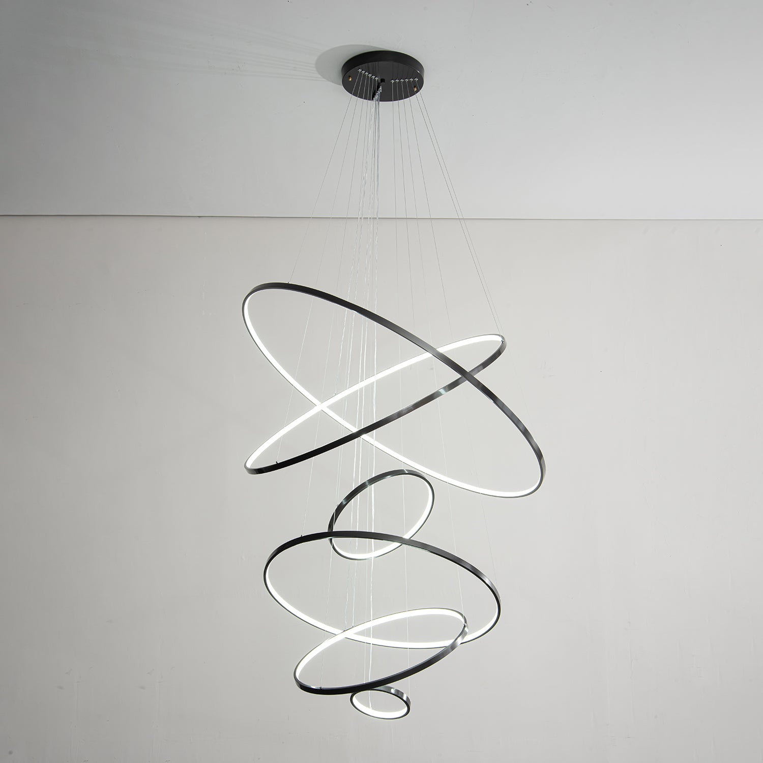 Arthaila Chandelier Anneaux Modernes Minimalistes en Laiton - Neutralighting