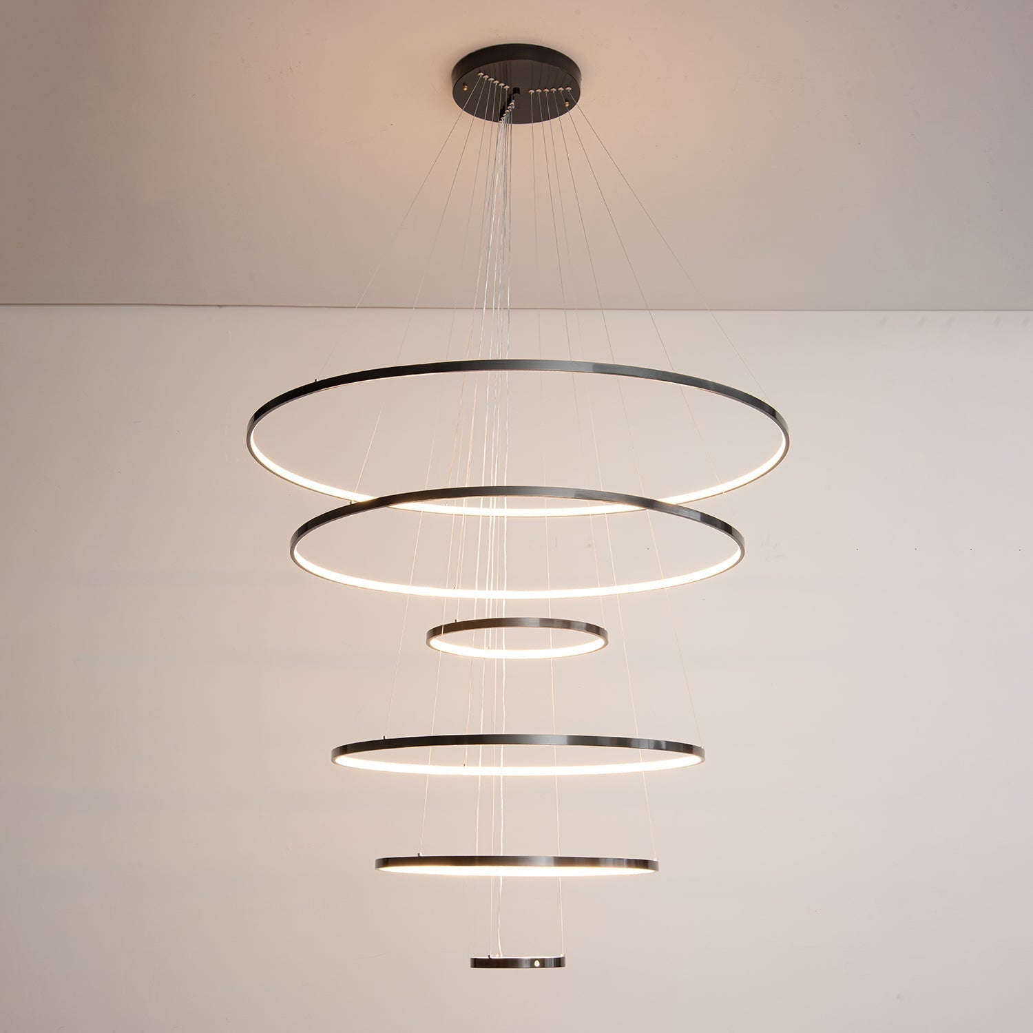 Arthaila Chandelier Anneaux Modernes Minimalistes en Laiton - Neutralighting
