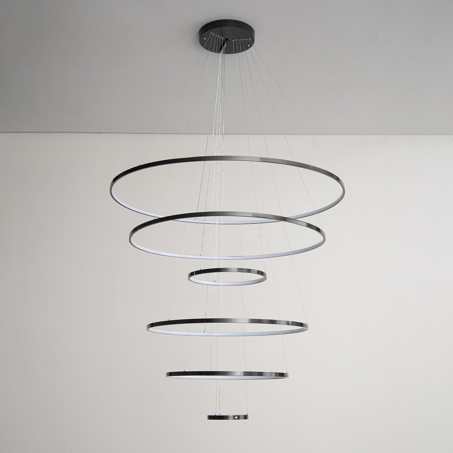 Arthaila Chandelier Anneaux Modernes Minimalistes en Laiton - Neutralighting