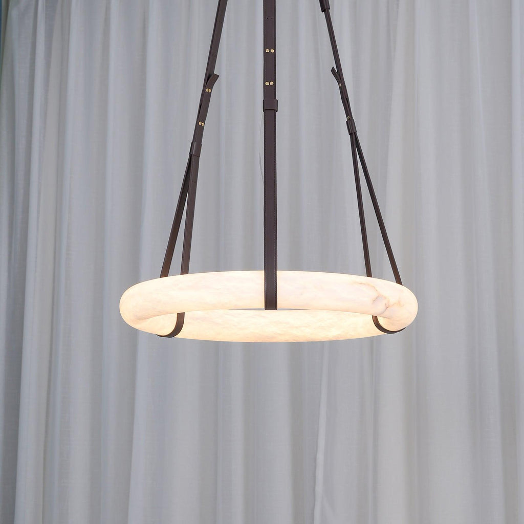 Suspension Alabaster Ring Triple lanières en cuir Nordic Luxe - Neutralighting