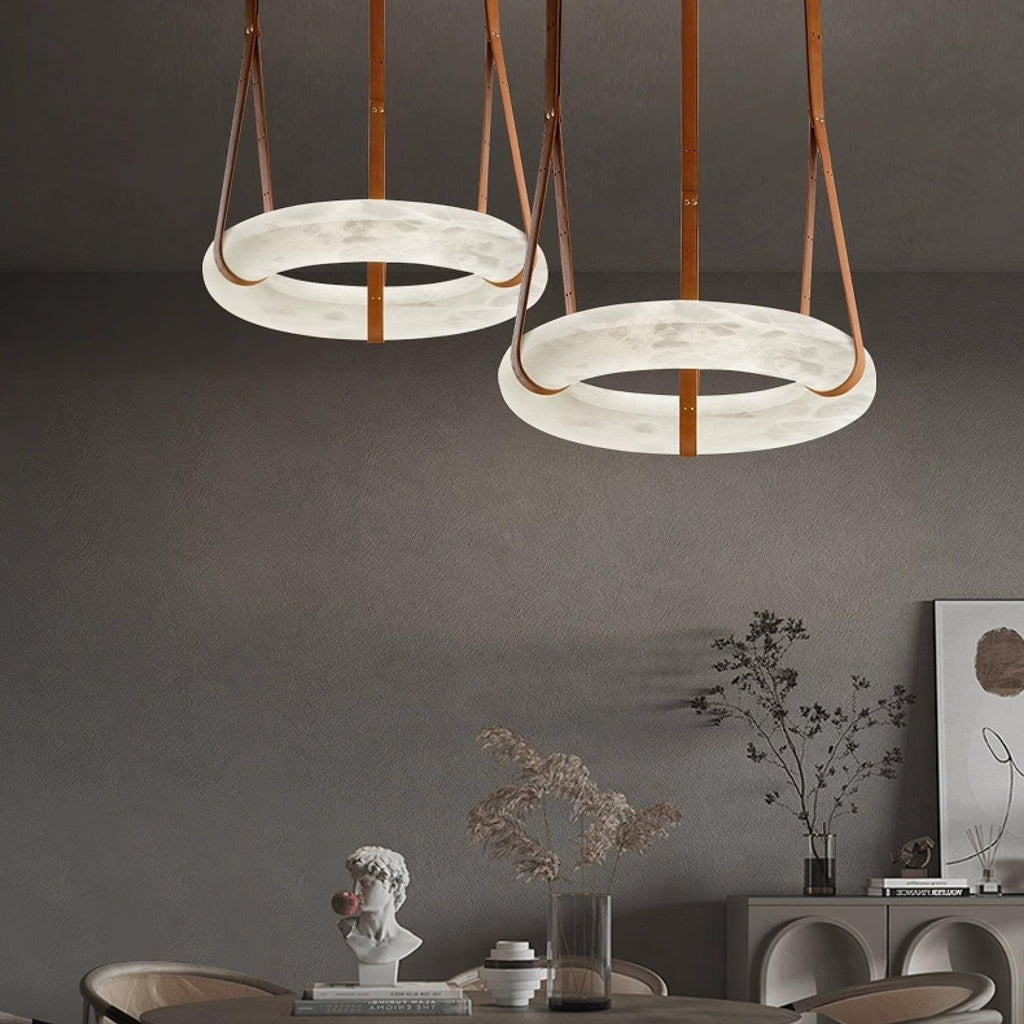 Luste Chandeliers en Albâtre Anneau Sangle en Cuir Version A - Neutralighting