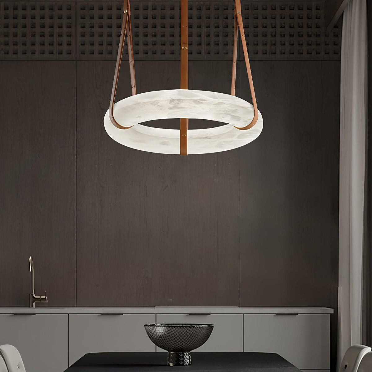 Luste Chandeliers en Albâtre Anneau Sangle en Cuir Version A - Neutralighting