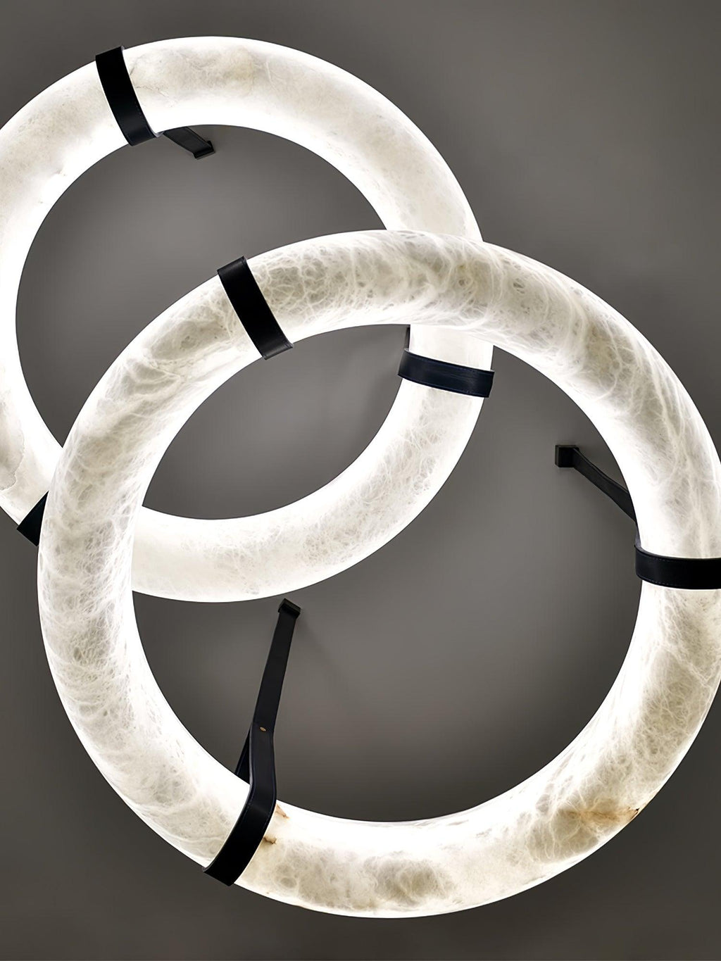 Luste Chandeliers en Albâtre Anneau Sangle en Cuir Version A - Neutralighting