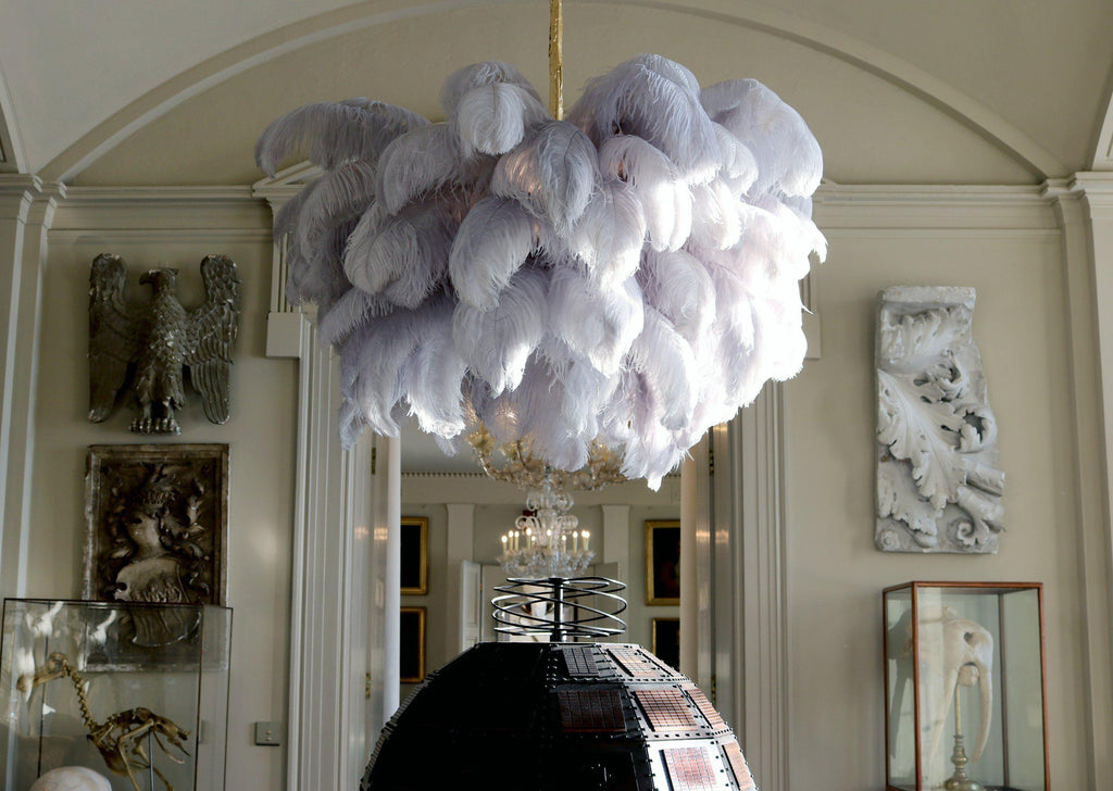 Lustra Chandelier Plume d'Autruche Grand Pied en Laiton - Neutralighting