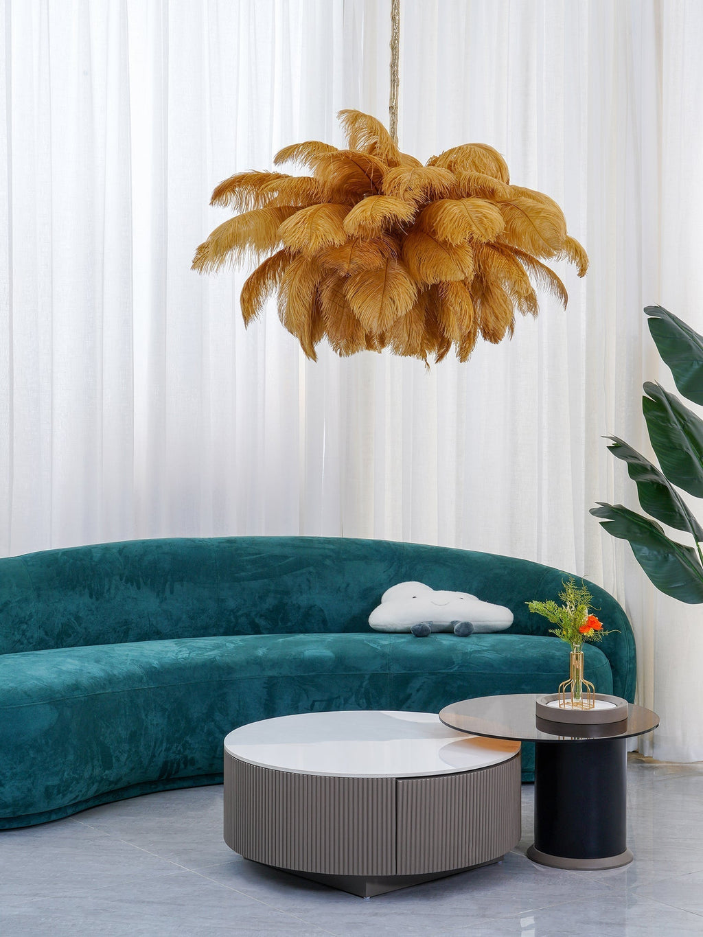 Lustra Chandelier Plume d'Autruche Grand Pied en Laiton - Neutralighting