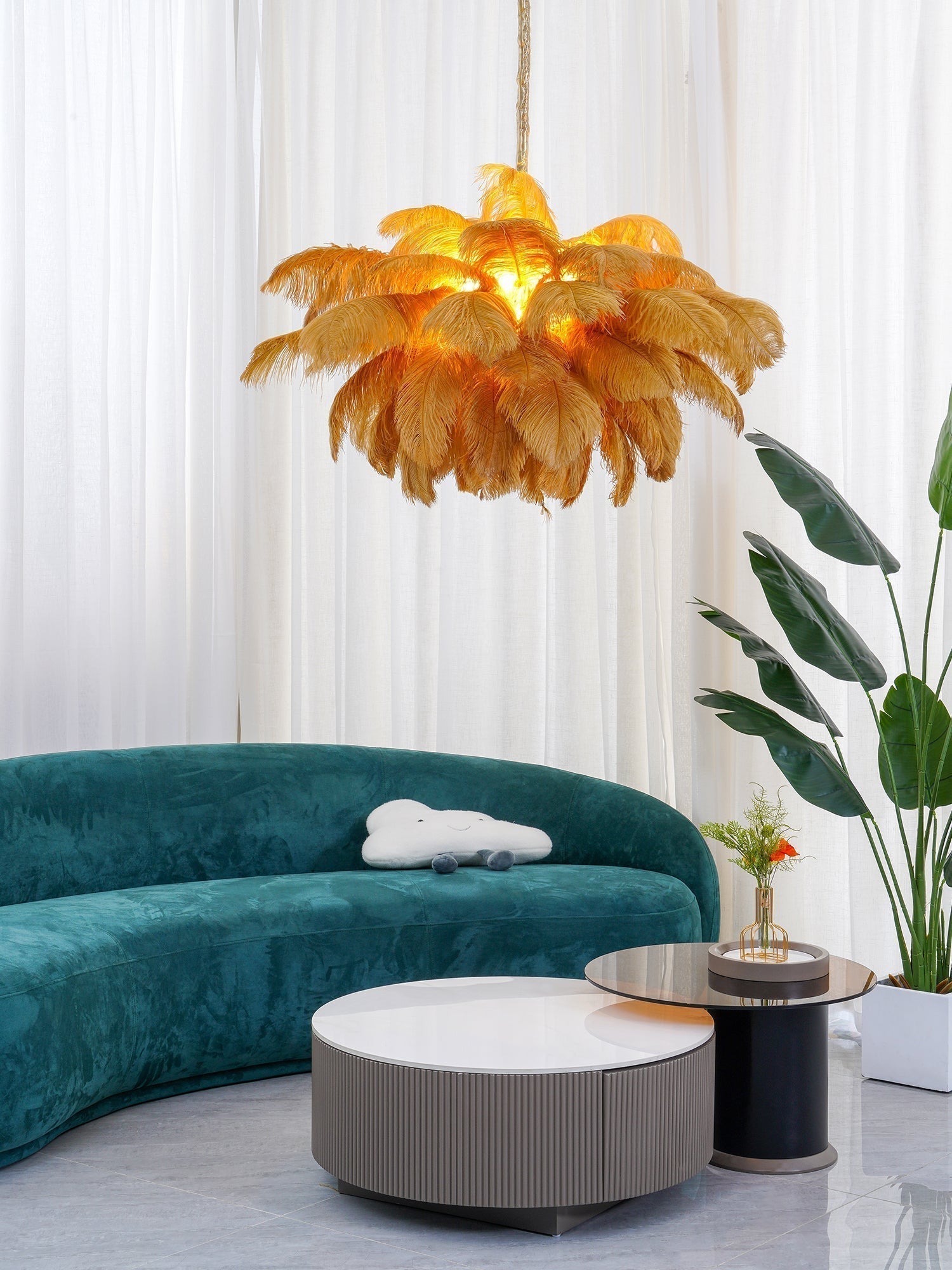 Lustra Chandelier Plume d'Autruche Grand Pied en Laiton - Neutralighting