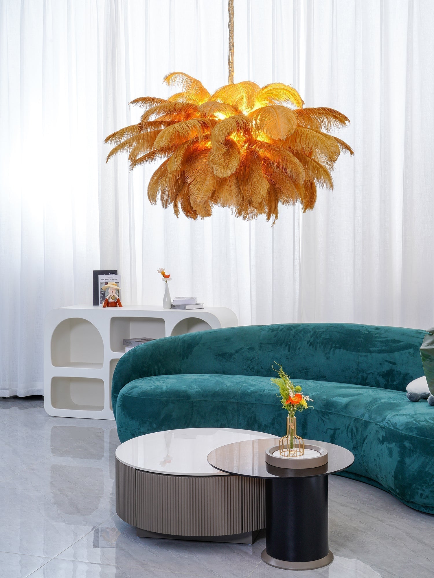 Lustra Chandelier Plume d'Autruche Grand Pied en Laiton - Neutralighting