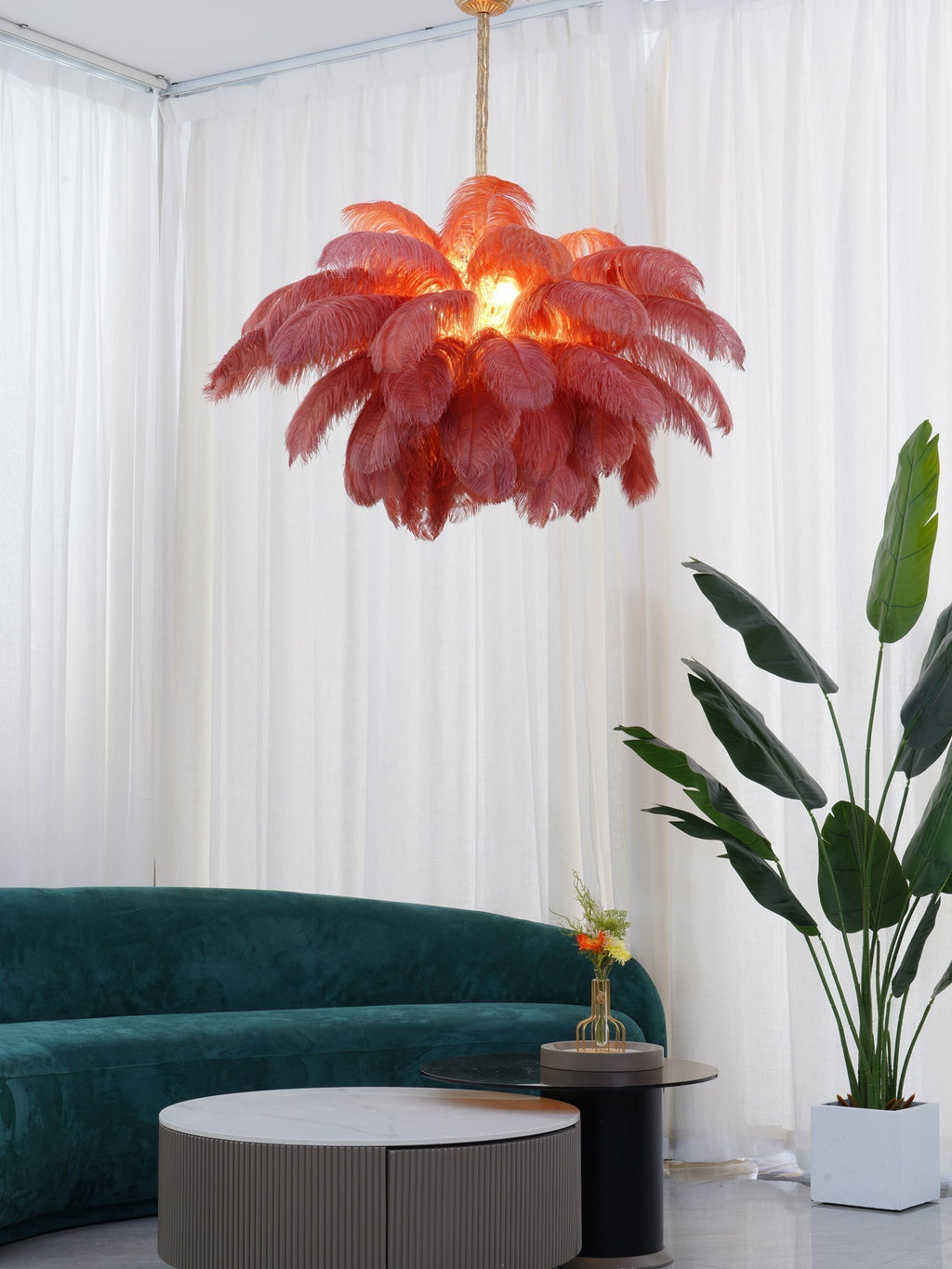 Lustra Chandelier Plume d'Autruche Grand Pied en Laiton - Neutralighting