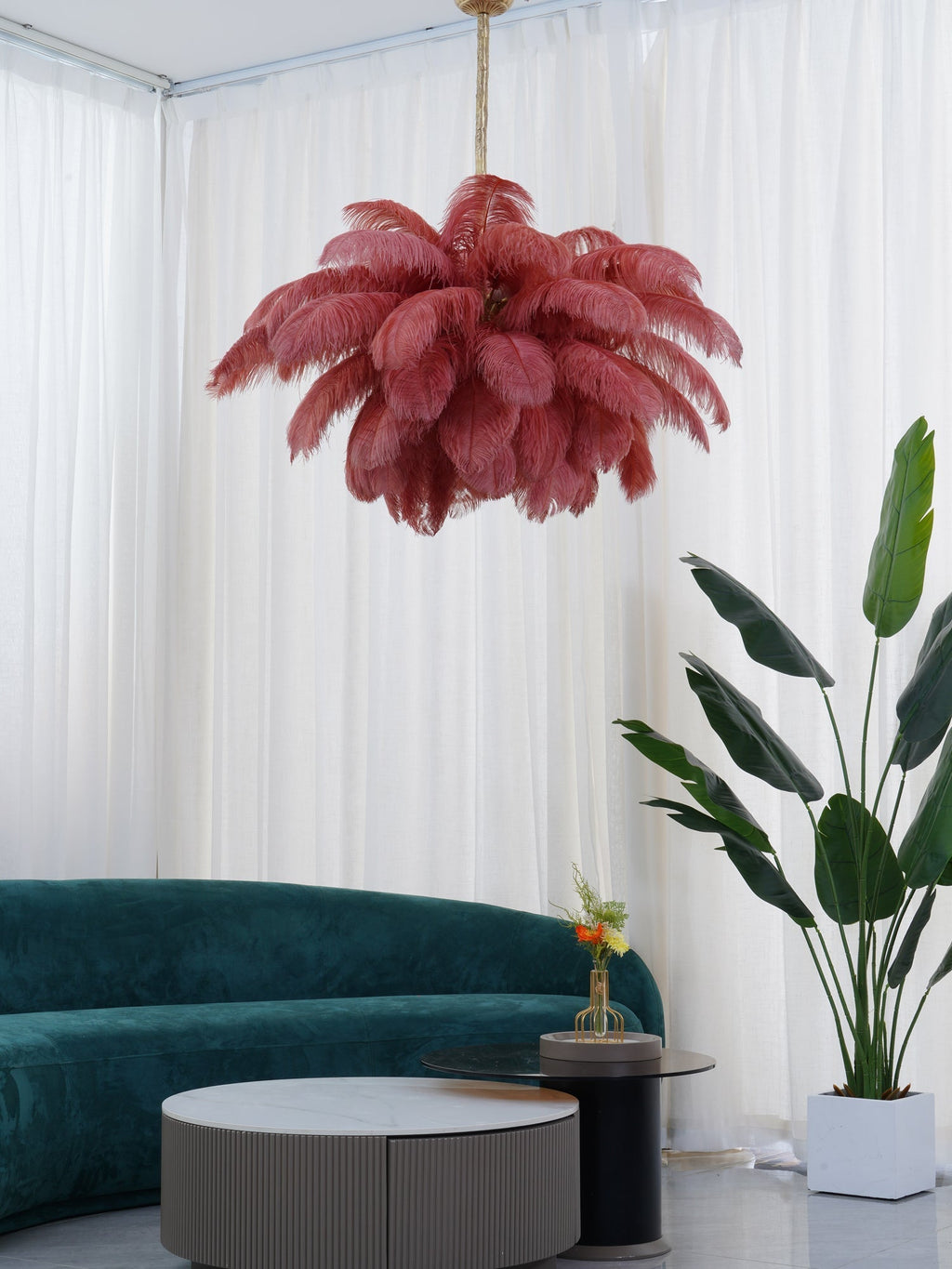 Lustra Chandelier Plume d'Autruche Grand Pied en Laiton - Neutralighting