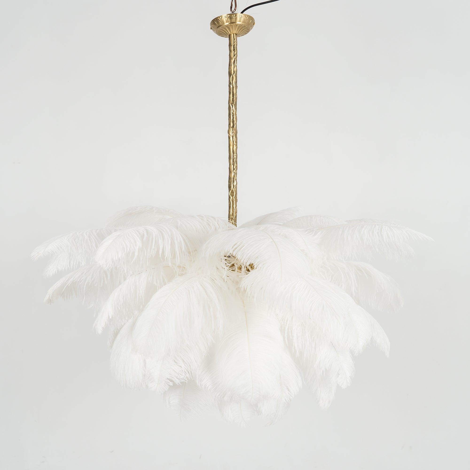 Lustra Chandelier Plume d'Autruche Grand Pied en Laiton - Neutralighting