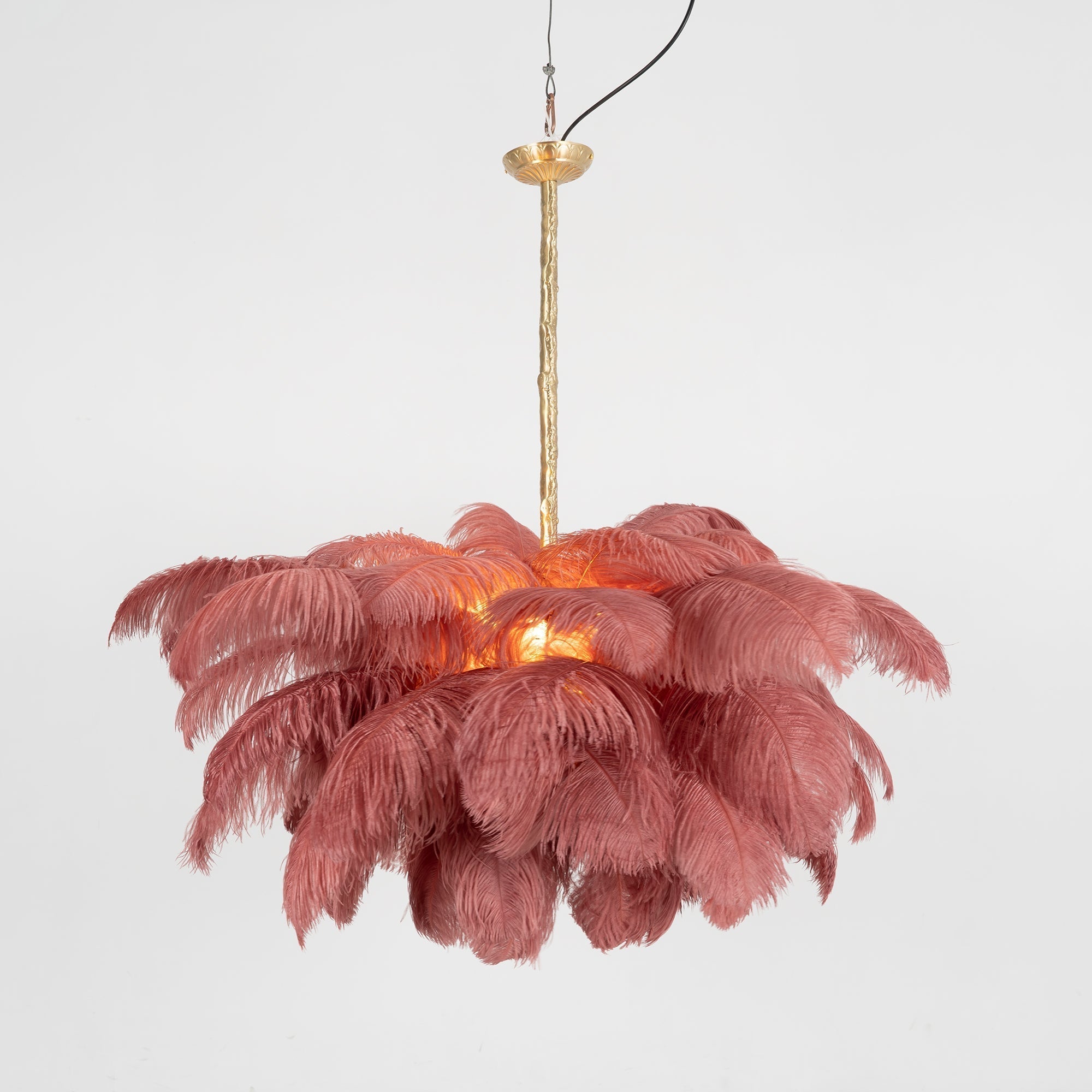 Lustra Chandelier Plume d'Autruche Grand Pied en Laiton - Neutralighting