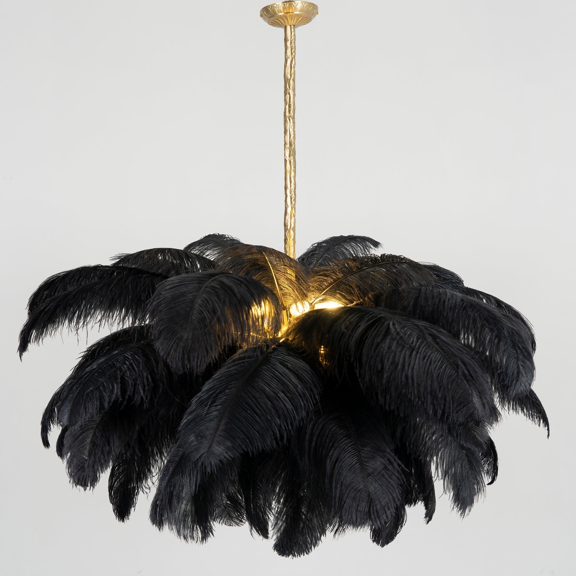 Lustra Chandelier Plume d'Autruche Grand Pied en Laiton - Neutralighting