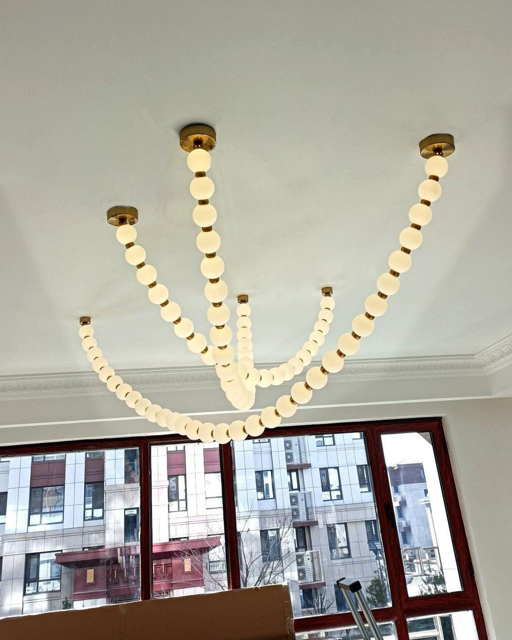 Petal Chandelier Collier de Perles Luxueux - Neutralighting