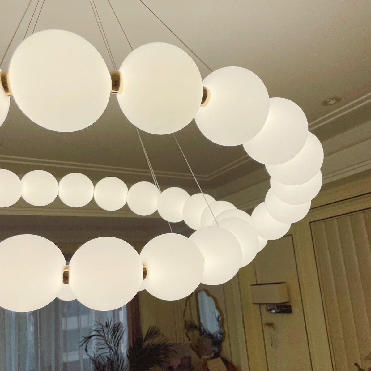 Petal Chandelier Collier de Perles Luxueux - Neutralighting