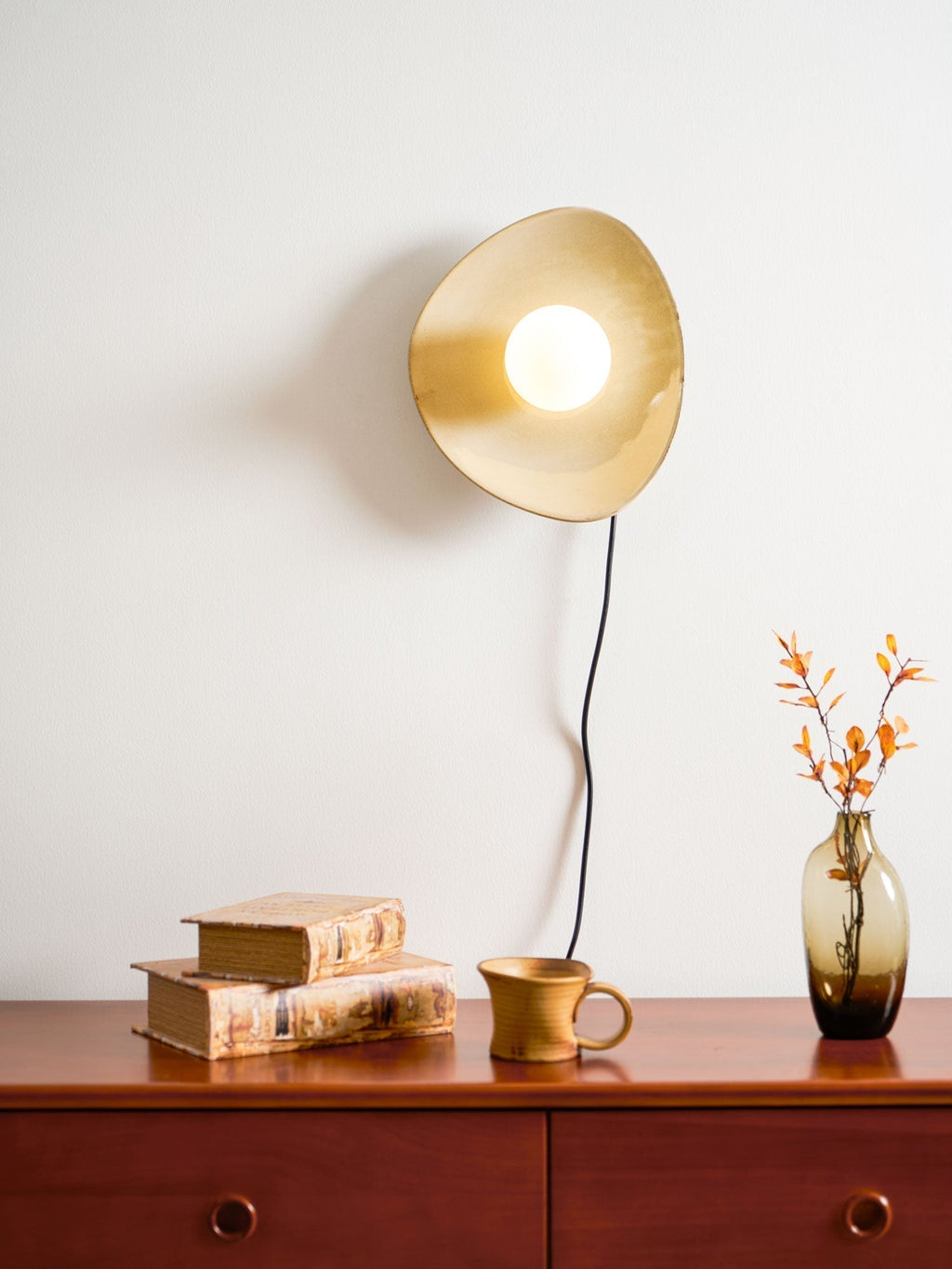 Nancy Pebble Disc Plug-in Ceramics Glass Wall Light - Neutralighting