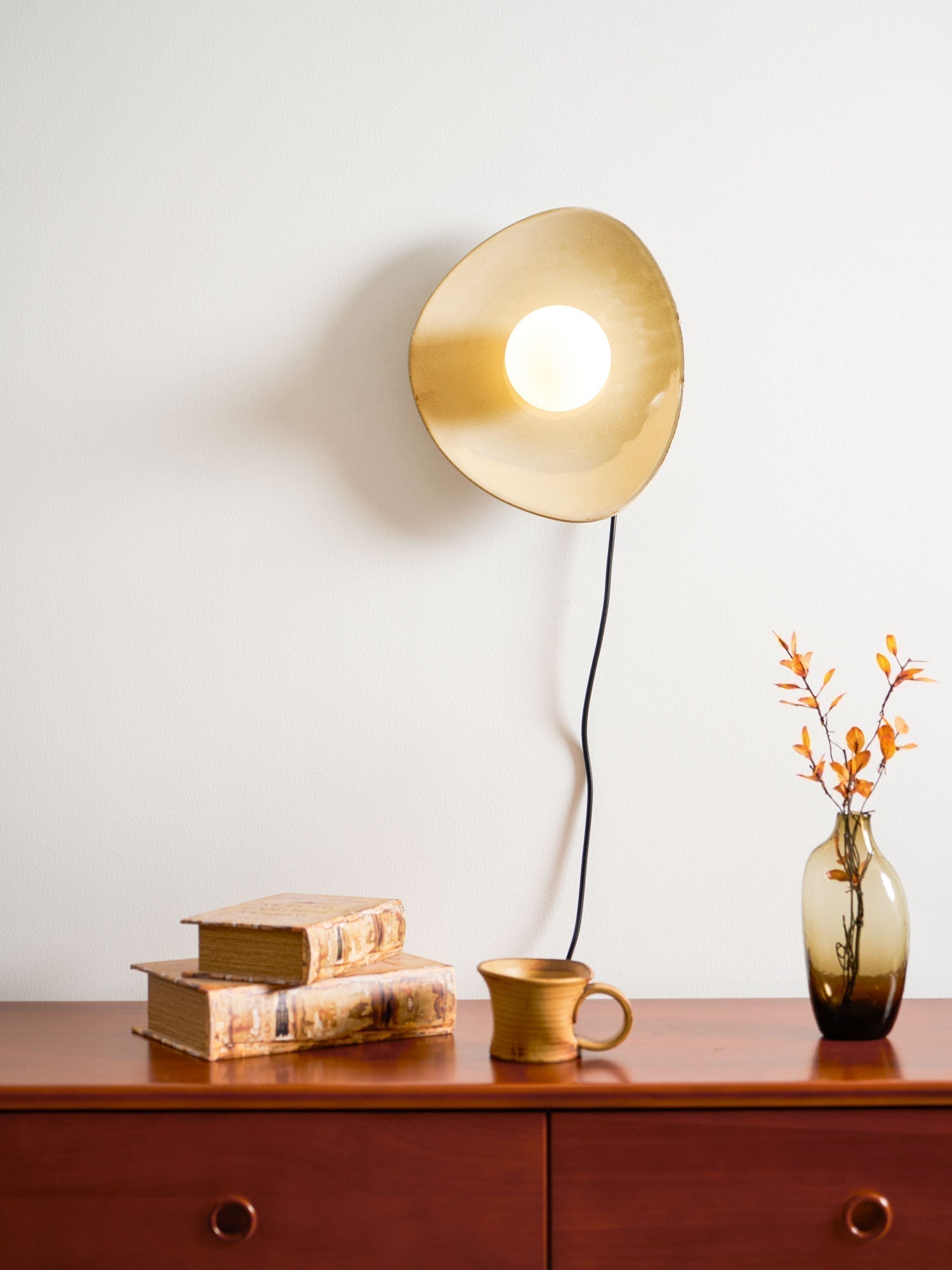 Nancy Pebble Disc Plug-in Ceramics Glass Wall Light - Neutralighting