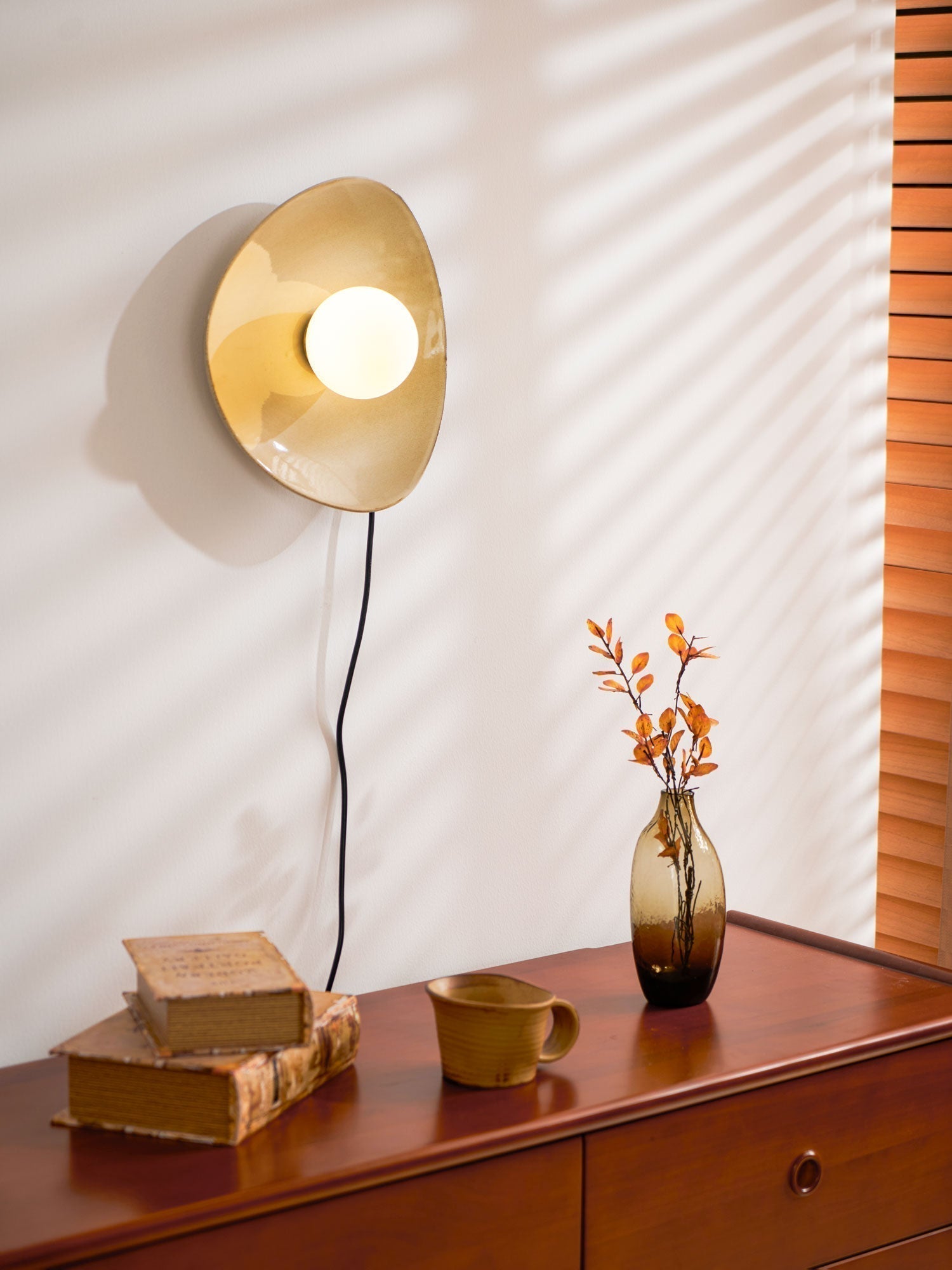 Nancy Pebble Disc Plug-in Ceramics Glass Wall Light - Neutralighting
