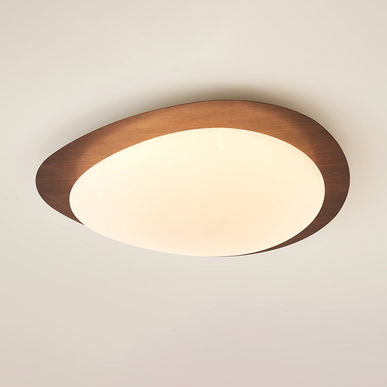 Solara Plafonnier Galet en Noyer Acrylique LED - Neutralighting