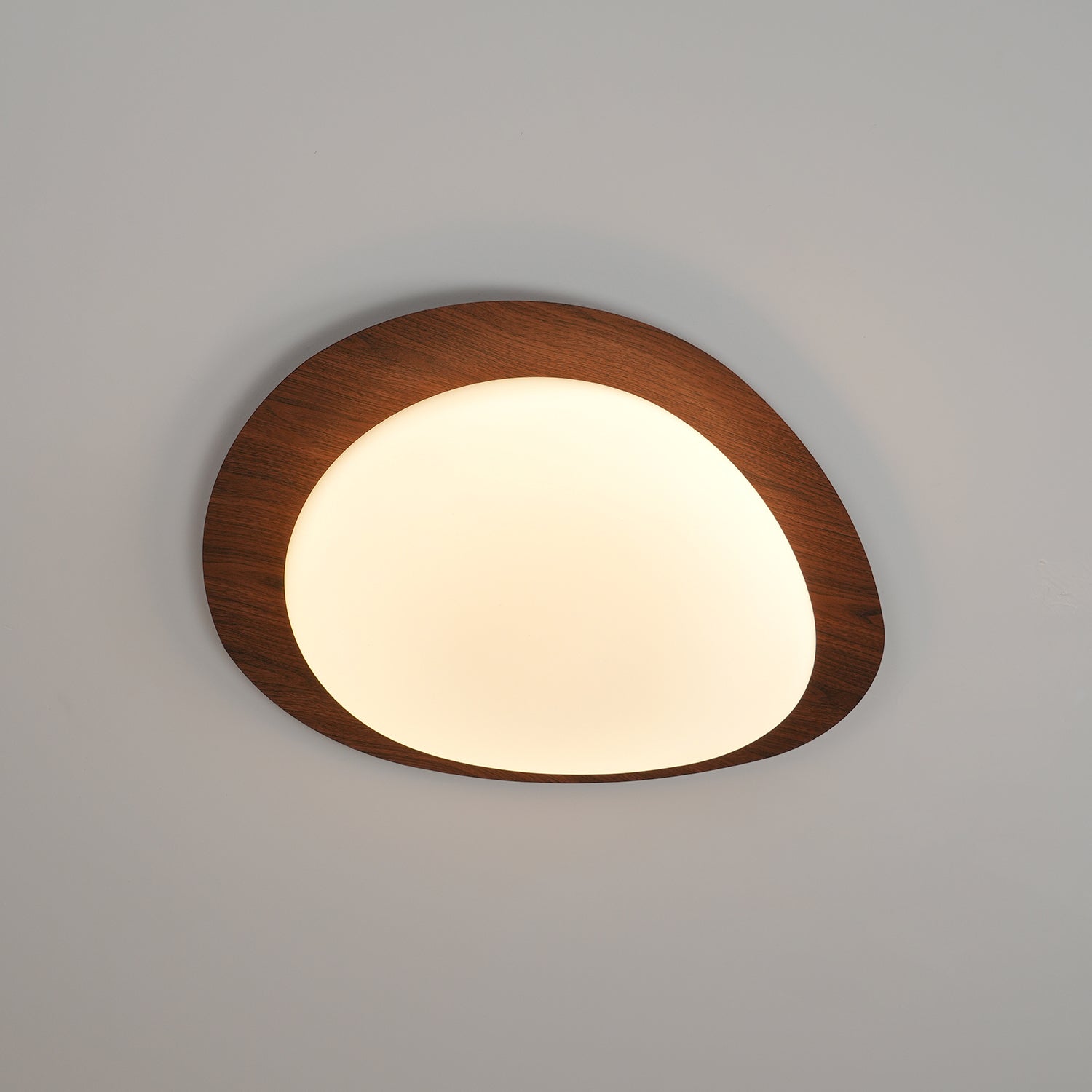 Solara Plafonnier Galet en Noyer Acrylique LED - Neutralighting