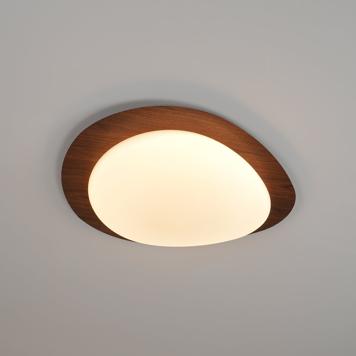 Solara Plafonnier Galet en Noyer Acrylique LED - Neutralighting