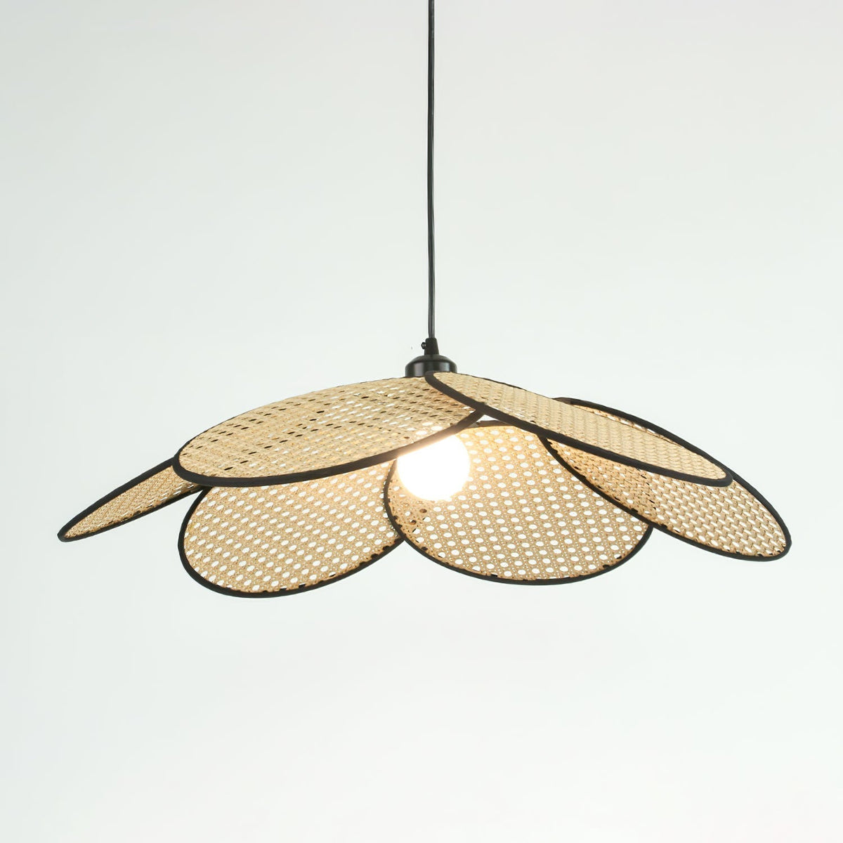 Vemarora Premium Élégance Pétales Rotin Tissu Pendentif Lampe - Neutralighting