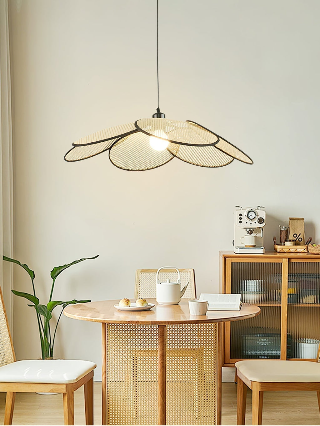 Vemarora Premium Élégance Pétales Rotin Tissu Pendentif Lampe - Neutralighting
