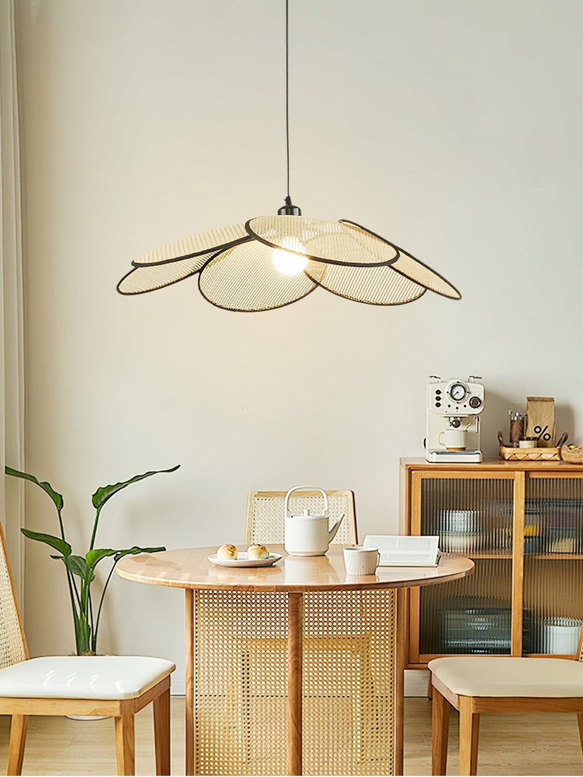 Vemarora Premium Élégance Pétales Rotin Tissu Pendentif Lampe - Neutralighting