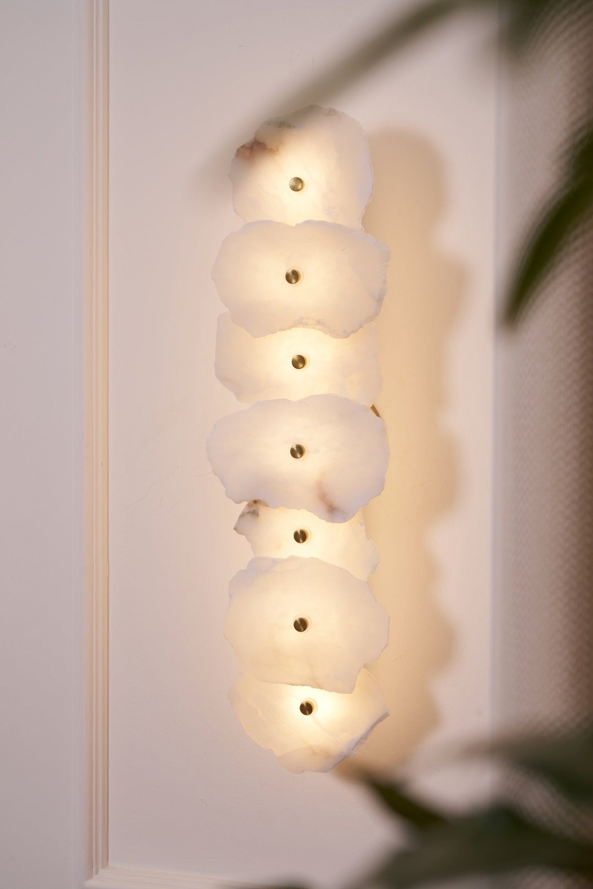 Alaeila Applique Murale en Albâtre avec Rameau Floral - Neutralighting
