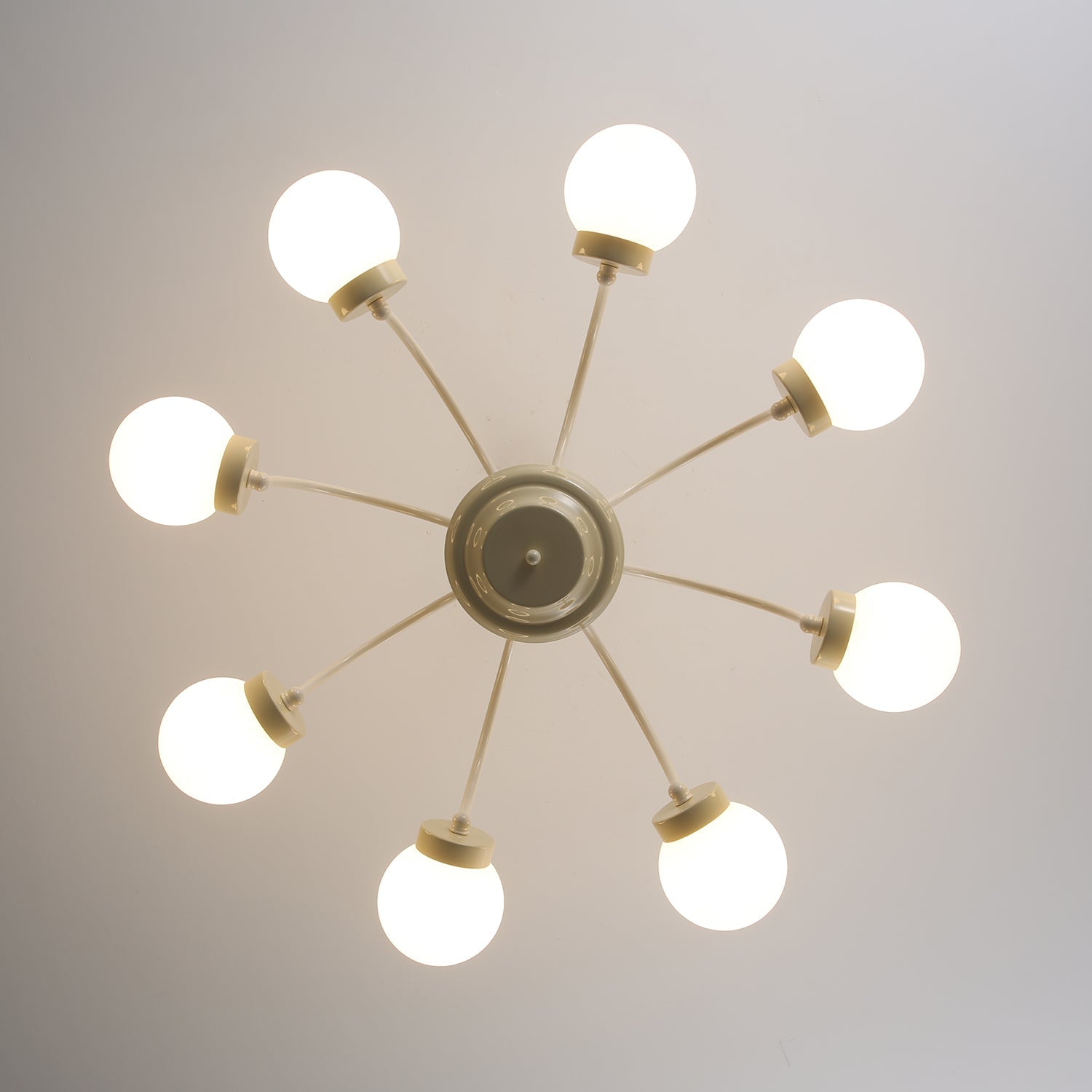 Lustra Lustre 8-Lumières Globe Pivone Élégant - Neutralighting