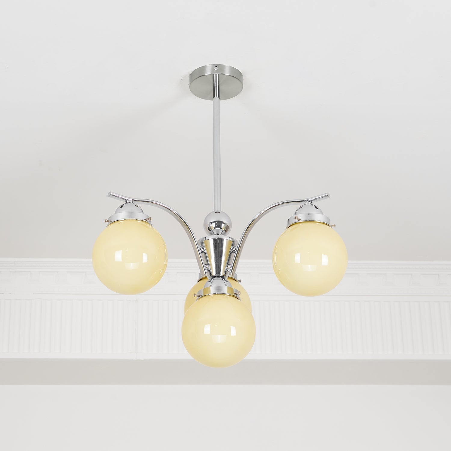 Salamanca Lustre Boules en Verre Rose Arcs en Chrome Stylé - Neutralighting
