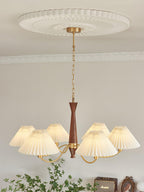 Lustra Chandelier Plissé avec Abat-jours Blancs Milieu du Siècle - Neutralighting