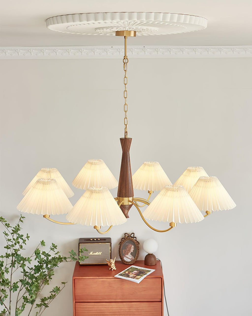 Lustra Chandelier Plissé avec Abat-jours Blancs Milieu du Siècle - Neutralighting