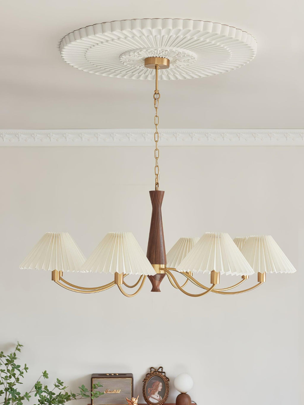 Lustra Chandelier Plissé avec Abat-jours Blancs Milieu du Siècle - Neutralighting