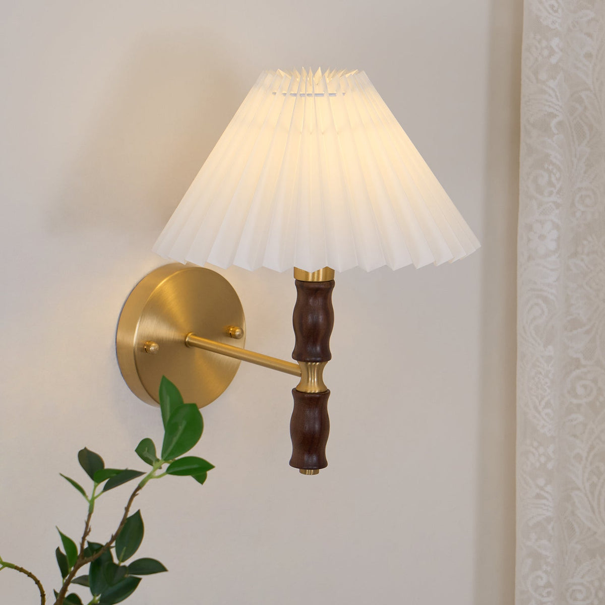 Ernest Applique Murale Vintage Industrielle En Tissu Plissé Et Noyer - Neutralighting